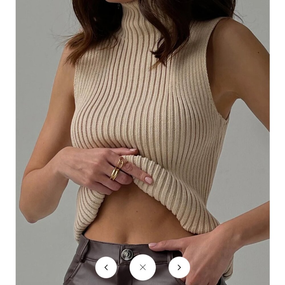 Minimalist Mock Neck Rib Tank Top - Medium